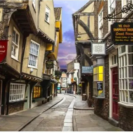 Granary With Hot Tub