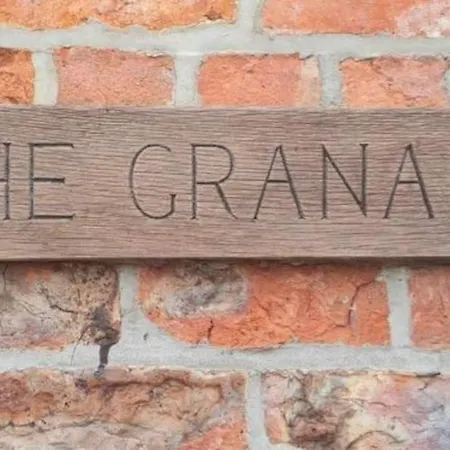 Granary With Hot Tub