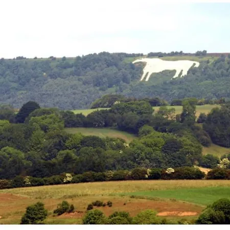 Prázdninový dům Granary With Hot Tub *