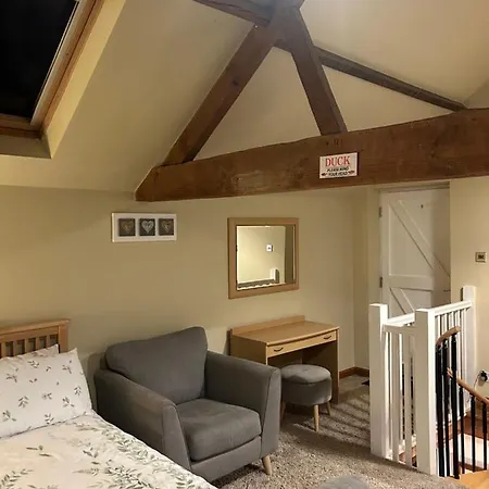 Granary With Hot Tub