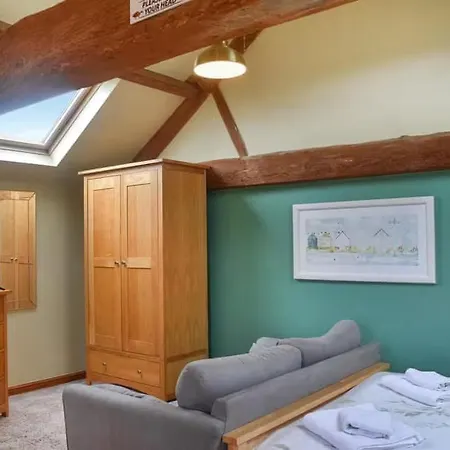 Prázdninový dům Granary With Hot Tub York